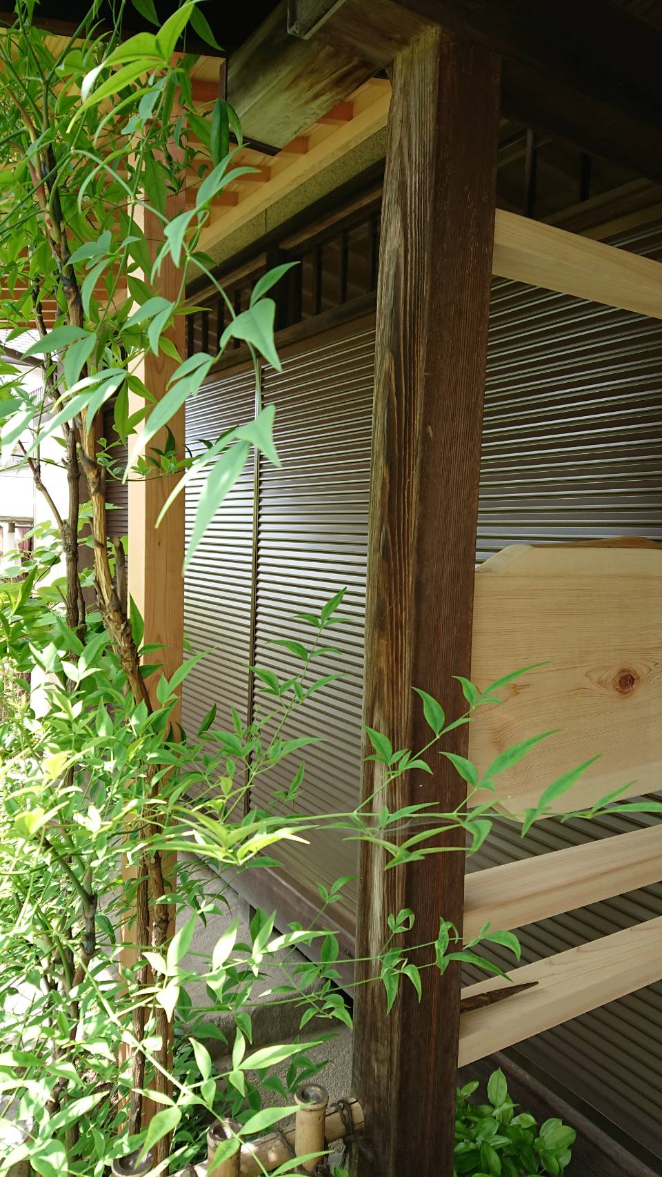 シーエス建材トーヨー住器の岡山市　雨戸取替え　リフォームの施工後の写真1